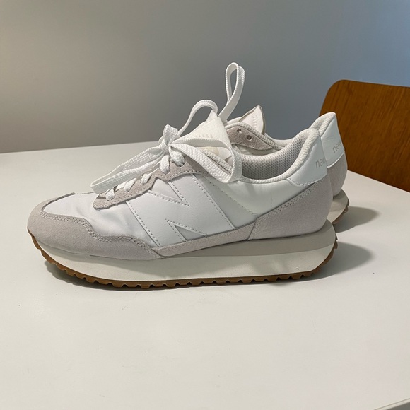 SOLD New Balance 237 size 6.5 - Picture 3 of 7